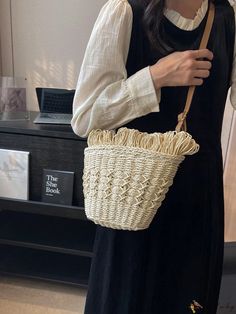 Bird in Bag - Contemporary Woven Fashion Statement: Multi-functional Single-Shoulder Crossbody Bucket Bag Vintage Shoulder Bag, Bird In Bag, Bag Bag, Mini Bag, Fashion Statement, Bucket Bag, Elegant Design, Straw, Color White