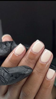 🖤 Fall Nails Black Girls Short, Regular Manicure Ideas, Natural Russian Manicure, Short Natural Nails Manicures, Short Nails One Color, Russian Manicure, Hippie Nails, Studded Nails