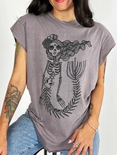 Skeleton Mermaid Ara Graphic Boyfriend Tee – MIGDALIA Skeleton Mermaid, Mexican Skeleton, Mermaid Graphic, Mermaid Skeleton, Mermaid Design, Art Production, Comfy Wear, The Skeleton, Skeleton Shirt