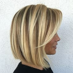 Blonde+Balayage+Bob+With+Side+Bangs Shoulder Bob Haircuts For Women, Contour Bob Hair, Lob Haircut Side Part Straight, 2023 Bobs With Bangs, Side Bangs Bob Haircut, Medium Length Hair Fine Straight, Shoulder Length Hair 2023 Trends, Shoulder Length Bob With Side Bangs, Updated Bob Hairstyles For Women