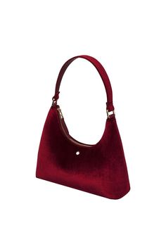 Meet your new ret velvet must-have shoulder bag this season. Forever on trend, this minimalist handbag will be in your style rotation each season. An effortless way to add sophistication to any outfit. Secured with a gold zip fastening, this style promises to keep your belongings safe and secure, whatever the occasion. Velvet Handbags, Minimalist Handbag, Oasis Fashion, Pierced Jewelry, Bags Tote, Bags Purses, Fashion Face, Handbag Accessories, Bags Handbags