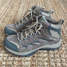 Columbia Hiking Shoes Columbia Hiking Shoes, Columbia Hiking Boots, Gents Shoes, Hiking Shoes, Shoe Shop, Things To Buy, Passion For Fashion, Hiking Boots, Cool Things To Buy