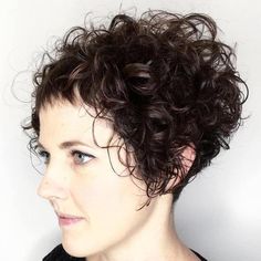 Short Bob For Curly Hair Curly Short Bangs, Curly Angled Bobs, Micro Bangs, Bob Hairstyles With Bangs, Curly Short, Cute Styles, Short Bangs, Short Curly Haircuts, Short Curls