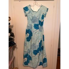 I'm Selling A Women's Vintage Waltah Clarke Maxi Dress (Muumuu?), With A Lovely Blue Pattern. It's In Amazing Shape. It Says It's A Size 12, But I'd Estimate It's A Modern Us Size 8 Or So. Vintage Sizing Generally Is A Bit... Smaller Than It Is Today. Non-Smoking, No Pet Home. Pake Muu Dress, Moomoo Dress Muumuu, Vintage Blue Cotton Maxi Dress, Vintage Hawaiian Muumuu, Blue Sleeveless Hibiscus Print Dress, Muumuu Dress, Hawaiian Dress, Pet Home, Blue Pattern