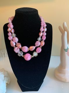 Pink Beaded Necklace, Necklaces Beaded, Fashion Beads, Beaded Necklaces, Look Cool, Chain Styles, Pretty In Pink, Beautiful Jewelry, Porter