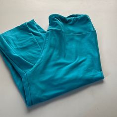 Lularoe Os Teal Blue Leggings. New Blue Leggings With Elastic Waistband For Workout, Casual Blue Yoga Pants, Blue Workout Leggings With Elastic Waistband, Casual Blue Leggings With Elastic Waistband, Casual Blue Leggings For Yoga, Blue Capri Yoga Bottoms, Turquoise Stretch Yoga Bottoms, Stretch Turquoise Yoga Bottoms, Blue Stretch Capri Leggings