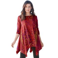 The generous cut of this flowing swing top is fashionably loose and gracefully oversized, with a statement-making hem and flattering boatneck. It pairs so well over leggings or jeans, and is easy to dress up or down. Tie Dye Tunics, Plus Size Tees, Handkerchief Hem, Current Fashion Trends, Long Sleeve Casual, Plus Size Tops, Long Tops, Size Clothing, Plus Size Fashion