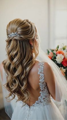 Glamorous Wedding Hair: 15 Half Up Half Down Ideas for Any Bride - Inspire Inlet Long Wedding Hair Half Up Half Down, Half Up Half Down Ideas, Half Up Half Down Short Hair, Recipes Crock Pot, Glamorous Wedding Hair, Inspired Hairstyles, Short Hair Bride, Down Wedding Hairstyles