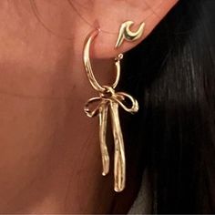 Luxe Gold Tone Bow Earrings, Faux Gold, Ships In 7-8 Days Pretty Ear Piercings, Christmas 2024, Bow Earrings, Brass Jewelry, 8 Days, Earrings Color, Luxury Life, Gold Earrings, Gold Tones