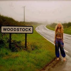 70s Inspiration, Mundo Hippie, Woodstock Hippies, Woodstock 1969, Hippie Lifestyle, Woodstock Festival, Hippie Aesthetic, Estilo Hippy, Hippie Culture