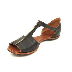 Timber : Cliff Dweller Women's Sandal || Cydwoq Cydwoq Shoes, Cheap Womens Shoes, Shoe Shopping, Shoes Photography, Leather Shoes Woman, Shoes With Jeans, Handmade Shoes, Buy Shoes, What You Can Do