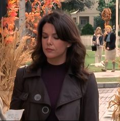 Lorelai Gilmore Pfp, Lorelai Gilmore Icons, Lorelei Gilmore Pfp, Lorelei Gilmore Icons, Lauren Graham Gilmore, Lorelai Gilmore Aesthetic, Lorelai Gilmore Metallica