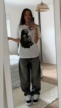 Outfit Ideas For School Baggy, 2024 School Outfits, Fit Inspo Baggy Clothes, Streetwear School Outfits, Streetwear Style Aesthetic, Streetwear Outfits Aesthetic, Outfit Inspo For School, Outfit Inspo Y2k, Pakaian Hipster