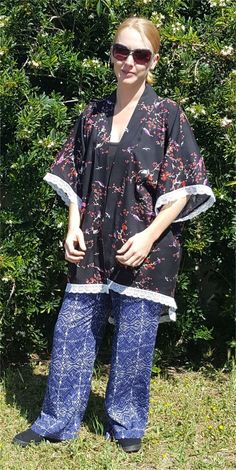 Black Spring Kimono For Day Out, Black Relaxed Fit Kimono For Spring, Black Kimono For Spring Day Out, Black Kimono For A Spring Day Out, Casual Black Kimono For Day Out, Kimono Sewing Pattern, Evening Dinner, Beginner Sewing, Holiday Essentials