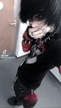 Emo Outfits 2000s, Emo Boy Outfits, Scene Emo Fashion, Emo Scene Outfits, Emo People, Scene Boys, Outfits 2000s, Scene Outfits, Alt Outfits