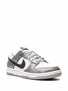 Nike Dunk Low Golden Gals, Shoes Wishlist, Dr Shoes, Metallic Look, Paris Mode, Hype Shoes, Stockholm Fashion