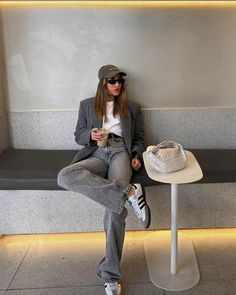 cc: rafaellabosi Rome Outfits, It Girl Aesthetic, Coffee Outfit, Looks Jeans