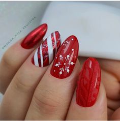 Christmas Snowflakes Nails, Christmas Nail Colors, Ideas Uñas, Candy Cane Nails, Gel Toe Nails, Red Christmas Nails, Christmas Gel Nails