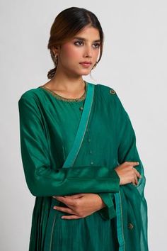 Shop for Nishar Ahmed Green Chanderi Anarkali Set for Women Online at Aza Fashions Designer Green Art Silk Anarkali Set, Green Raw Silk Anarkali Churidar, Green Art Silk Anarkali Set For Designer Wear, Green Chanderi Anarkali Set With Cutdana, Green Chanderi Anarkali Set With Cutdana Details, Festive Green Chanderi Anarkali Set, Festive Green Slub Silk Anarkali Set, Green Straight Kurta Anarkali Set For Diwali, Green Anarkali Set With Straight Kurta For Diwali