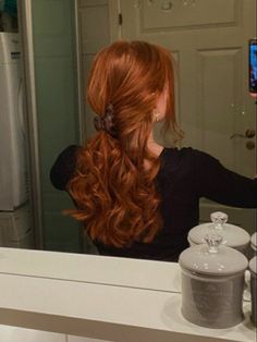 Ginger Updo, Red Head Hairstyles, Long Hair Ginger, Red Henna Hair, Curly Ginger Hair, Ginger Hair Color, Henna Hair, Red Brown Hair, Long Hair Color