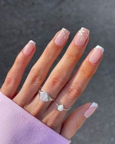 Petite Nails Design, Square Nails With Flower Design, Acrylic Nails For Senior Pictures, French Nail Designs Spring Square, Gel Nail Designs White, Nails Inspiration Short Square, Square Nails Pastel, Square Nails With Design, Short White Nail Designs