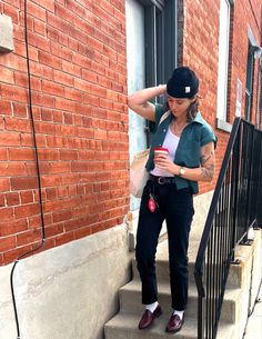 Off Duty Rich Lesbian Style, Black Masc Outfits For Women, Masc Womens Fashion, Masc Meets Fem Outfits, Fem Masc Fall Outfits, Stylish Gardening Outfit, Masc Clubbing Outfit, Formal Tomboy Outfits, Lesbian Astetic Outfits