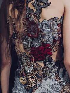 Mcqueen Couture, Textiles Inspiration, Haute Couture Details, Alexander Mcqueen Fashion, Mc Queen, Mcqueen Fashion, Rose Dress, Fantasy Fashion