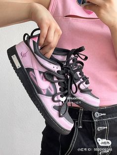 Nike Shoes Women Fashion, Fashion Dream Job, Pretty Sneakers, Crocs Boots, Dr Shoes, Fashion D, Hype Shoes