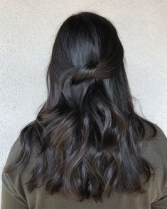 Neutral Toned Dark Brown Hair, Black Hair Cool Tone Balayage, Soft Brown Balayage On Black Hair, Subtle Black Balayage, Black Dimensional Hair, Obsidian Brunette, Muted Brown Balayage On Black Hair, Dimensional Black Hair, Subtle Balayage Black Hair