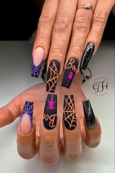 Hallow Nails, Colorful Halloween Nails, Black Spooky Nails, Halloween Nails Coffin, Pretty Halloween Nails, Dark Halloween Nails, Halloween Nails 2022, Fun Halloween Nails