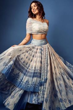 Khushi Kapoor, Indian Outfits Lehenga, Blue Lehenga, Traditional Indian Outfits, Ghagra Choli, Indian Bridal Outfits, Party Wear Indian Dresses, Dress Indian Style, Bridesmaid Outfit