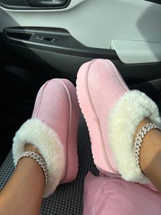 Cute Uggs, Fluffy Shoes, Dr Shoes, Preppy Shoes, Pretty Shoes Sneakers, Shoes Outfit Fashion, Cute Nike Shoes, Cute Nikes, Girly Shoes