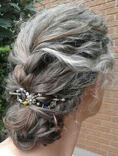 Aging Gracefully Grey Hair Inspiration Aging Gracefully, Pretty Braid, Loose Braid, Graying Hair, Ageing Gracefully, Loose French Braids, Shampoo For Gray Hair, Going Grey, Salt And Pepper Hair