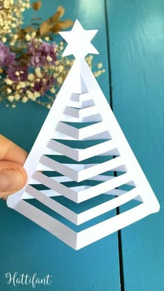 Christmas Trees Christmas Holidays Crafts, Christmas Tree Ideas Craft, How To Make Christmas Tree With Paper, Christmas Decor Ideas Diy Crafts Easy Paper, New Paper Craft Ideas, 3d Christmas Tree Template, 3d Christmas Tree Craft, Paper Craft For Christmas, How To Make Paper Christmas Trees