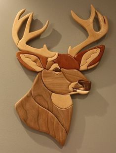 artesania madera intarsia Intarsia Crochet, Wooden Deer, Wood Craft Patterns, Wood Art Design