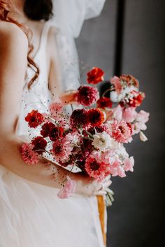 Bridal bouquet with magenta, pink and white wedding flowers Red Pink White Wedding Bouquet, Pink And Red Bouquet Wedding, Red And Pink Bouquet, Viva Magenta Wedding, Wedding Dress Long Veil, Red Wedding Bouquet, Valentines Shoot, Bright Pink Wedding, Client Board