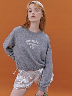 Composition : Cotton 100%Color : Melange GrayCountry of Origin : Republic of Korea Sporty Gray Top With Raglan Sleeves, Sporty Gray Sweater With Graphic Print, Composition, Glitter, Top Outfits, The Originals, Sweatshirts, Clothes For Women, Grey