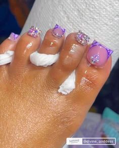 Toes Nails Purple, Jeweled Pedicure, Purple French Tips Toes, Purple Toes Designs, Simple Toe Nails Designs, Purple Toes Nails, 90s Toe Nail Designs, French Tip Toes And Nails, Purple Acrylic Toes