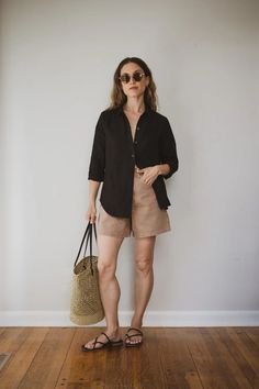 Casual Chic Outfit Summer, Parisian Summer, Quality Basics, Drape Pants, Summer Capsule Wardrobe, Fall Capsule Wardrobe, Fashion Capsule