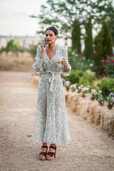 Outfits Festa, Chianti Wedding, Chique Outfits, Makijaż Smokey Eye, Guest Attire, Wedding Attire Guest, Flowy Maxi Dress, Guest Outfit