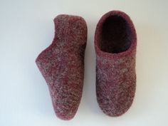 "This listing is for a pdf KNITTING pattern NON REFUNDABLE INSTANT download  Women's Size 5 - 11! These slippers are knit in one piece - No Sewing Required. They are designed for maximum coverage. New Updated pattern! Better fit - uses less yarn! The slippers are knitted in the round as well as straight knitting and uses 100% wool worsted weight yarn, basic knit stitches, 29\" circular needles or double pointed size US 11. Skill level, moderate, short row knitting involved. Machine washing for f Slippers Knitting Pattern, Felted Slippers Pattern, Knitting Short Rows, Blue Slime, Knit Slippers, Knitted Booties, Crocheting Patterns, Universal Yarn, Sock Knitting