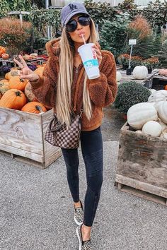 30+ Sexy Fall Outfits Guaranteed To Get You Noticed | ae Full Zip Hoodie + Washed Seamless Skimmer + Vans Shoes Winter Mode Outfits, Fall Fashion Coats, Look Legging, Pastel Outfit, Long Blonde, Outfit Inspiration Fall, Trendy Fall, Long Blonde Hair