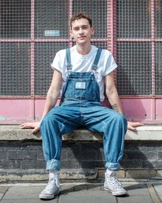 Overalls Men Fashion, Men In Overalls, 80s Fashion Men, Olly Alexander, Universal Studio, Overalls Men, Fashion Boy, Casual Outfit Inspiration, Looks Street Style