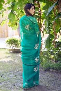 Shop for Atelier Shikaarbagh Green Spring Placement Embroidered Saree for Women Online at Aza Fashions Placement Pattern, Embroidery Spring, Placement Embroidery, Organza Embroidery, Organza Blouse, Saree Silk, Types Of Work, Embroidered Saree, Green Saree