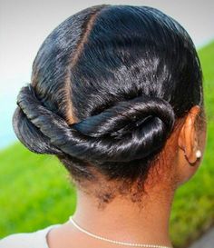 Updo Cabello Natural, Afro Hair Bun, Cabello Afro Natural, Nails Care, Natural Hair Updo, Afro Hair, Natural Hair Inspiration