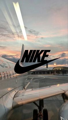 Disappointed In People, Nike Background, Top 10 Best Anime, Nike Logo Wallpapers, Simplistic Wallpaper, Cool Nikes, Cool Nike Wallpapers, Phone Wallpaper Boho, Iphone Wallpaper Classy