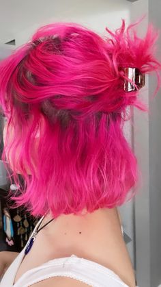 Hair color ideas, Hair style ideas, Pink hair, Short hair, Hair color ideas. Extension Hair, Neon Hair, Hair Color Cream, Dyed Hair Inspiration, Pretty Hair Color, Hair Color Pink