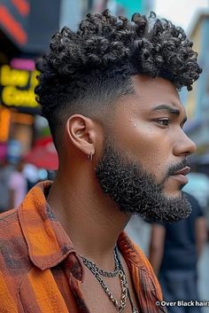 Afro Hair Fade, Man Braids, Braids With Fade, Man Buns, Frosted Tips, Mens Hairstyles Curly, Natural Hair Men, Men Haircut Curly Hair