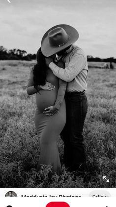 Cowboy Pregnant Outfit, Maternity Photography Rustic, Western Gender Reveal Photoshoot, Cowboy Boots Maternity Photos, Texas Maternity Photoshoot, Ranch Maternity Photoshoot, Maternity Photos With Cowboy Hat, Country Couple Maternity Pictures, Maternity Photo Shoot Ideas September