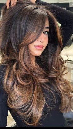 Ella Langley Hair Color, Honey Brown Hair Dark Roots, Types Of Brunette Hair Color, Brown Partial Balayage, Brown With Dimension, Low Maintenance Highlights, Latina Hair Color Ideas, Low Maintenance Hair Color, Highlight Hair Dye